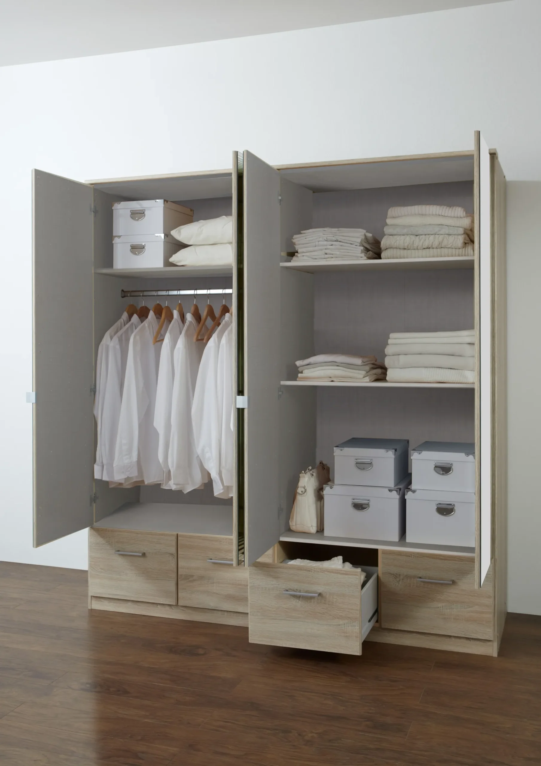 Kleiderschrank IMAGO